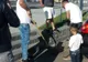 Mâncătorii de semințe au reapărut în parcurile și locurile de joacă din Craiova. Mai mulți tineri au fost puși să dea cu mătura