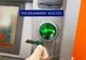 Bulgari, suspectaţi că ar fi montat dispozitive de copiere pe bancomate bancare din Oltenia. Doi dintre ei au fost prinşi în flagrant