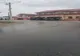 VIDEO. Cisternă încărcată cu sodă caustică, răsturnată în șanț. Trafic blocat în comuna Teasc
