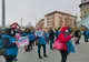 Protest în faţa Prefecturii Dolj organizat de angajaţii din sănătate, poliţie şi învăţământ. Ce cer aceştia