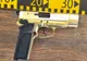 Craiova: Pistol, cartuşe şi droguri, găsite în maşina unui tânăr