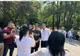 GEORGE SIMION, PRIMIT CU ENTUZIASM LA CRAIOVA. MESAJUL AUR PENTRU ROMÂNI: „MERGEȚI LA VOT!“